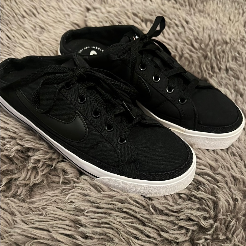 Nike Black and White Athletic Shoes